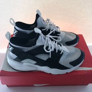 Women’s Nike Huaraches